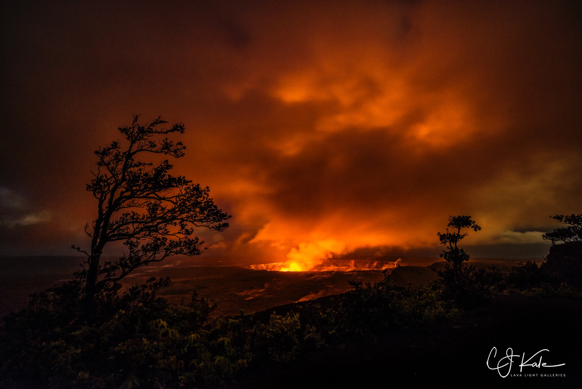 Another great night watching the Halema'uma'u crater and smoke plume.